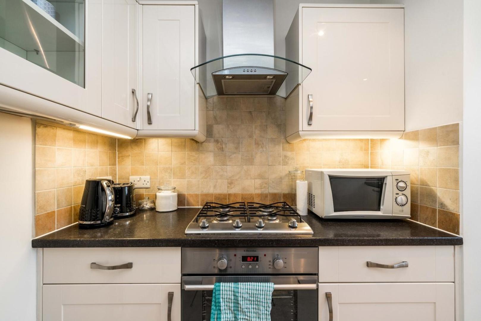 New 2Bd Flat Heart Of Battersea - Close To Station Лондон Экстерьер фото