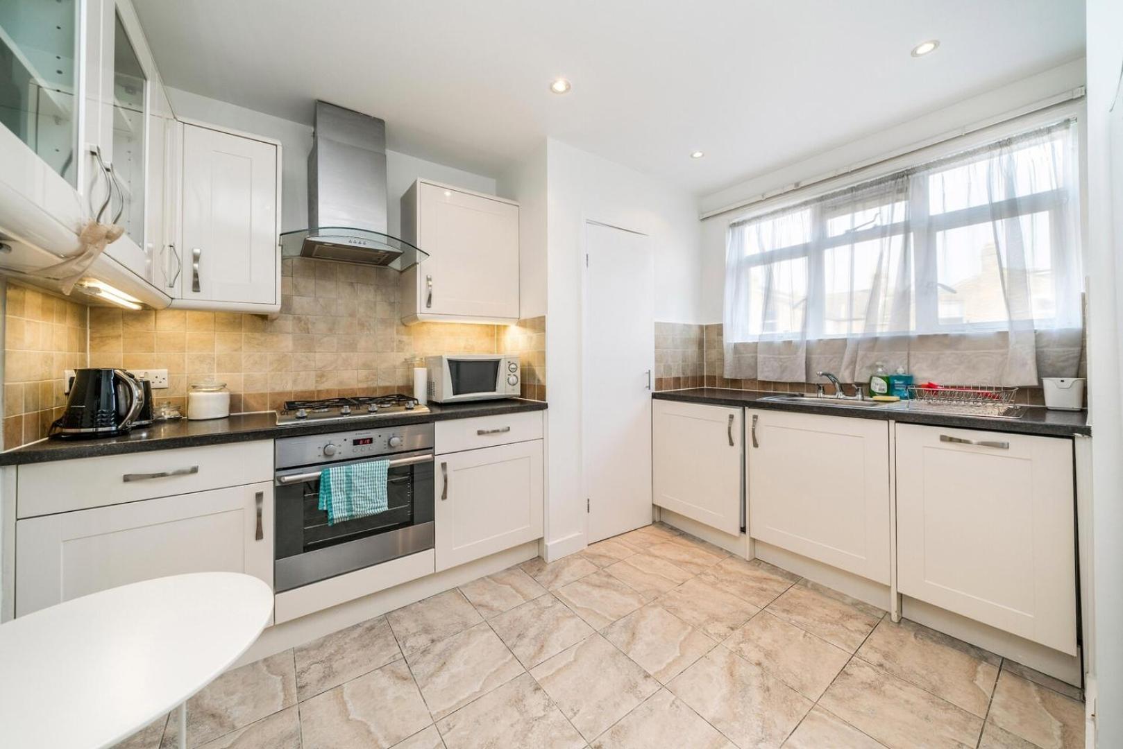 New 2Bd Flat Heart Of Battersea - Close To Station Лондон Экстерьер фото